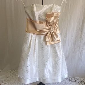Jessica McClintock Formal Cream & Gold w/ Pockets